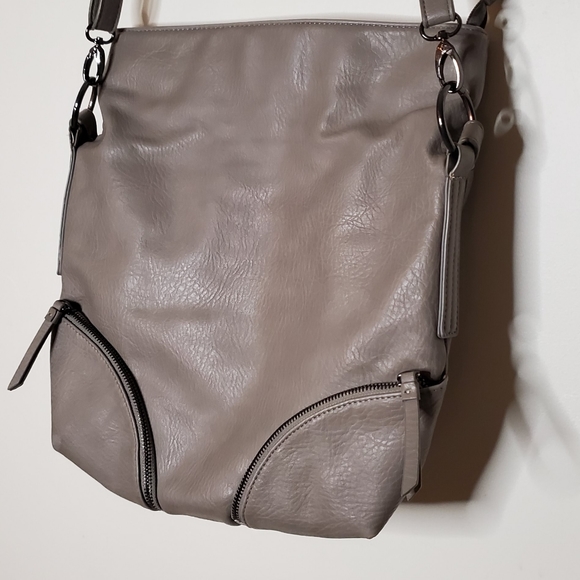 Nicole Miller Gray Boho Style Foldover Back with Curved Corner Zippered Pockets - Picture 6 of 15